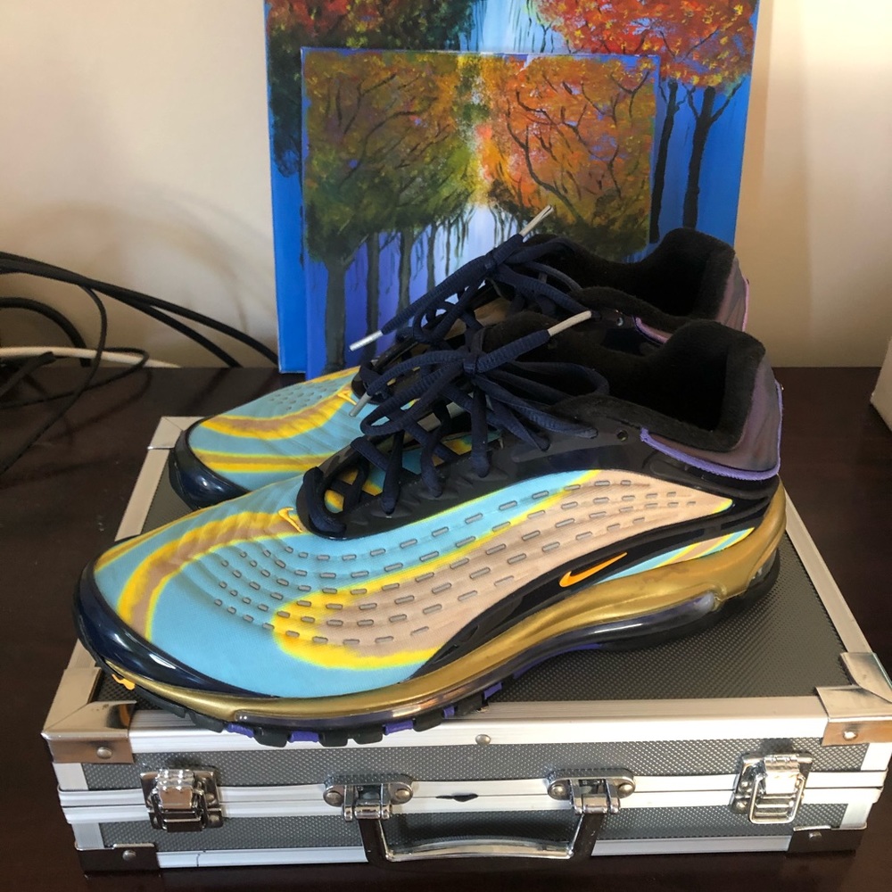 Nike AirMax deluxe .